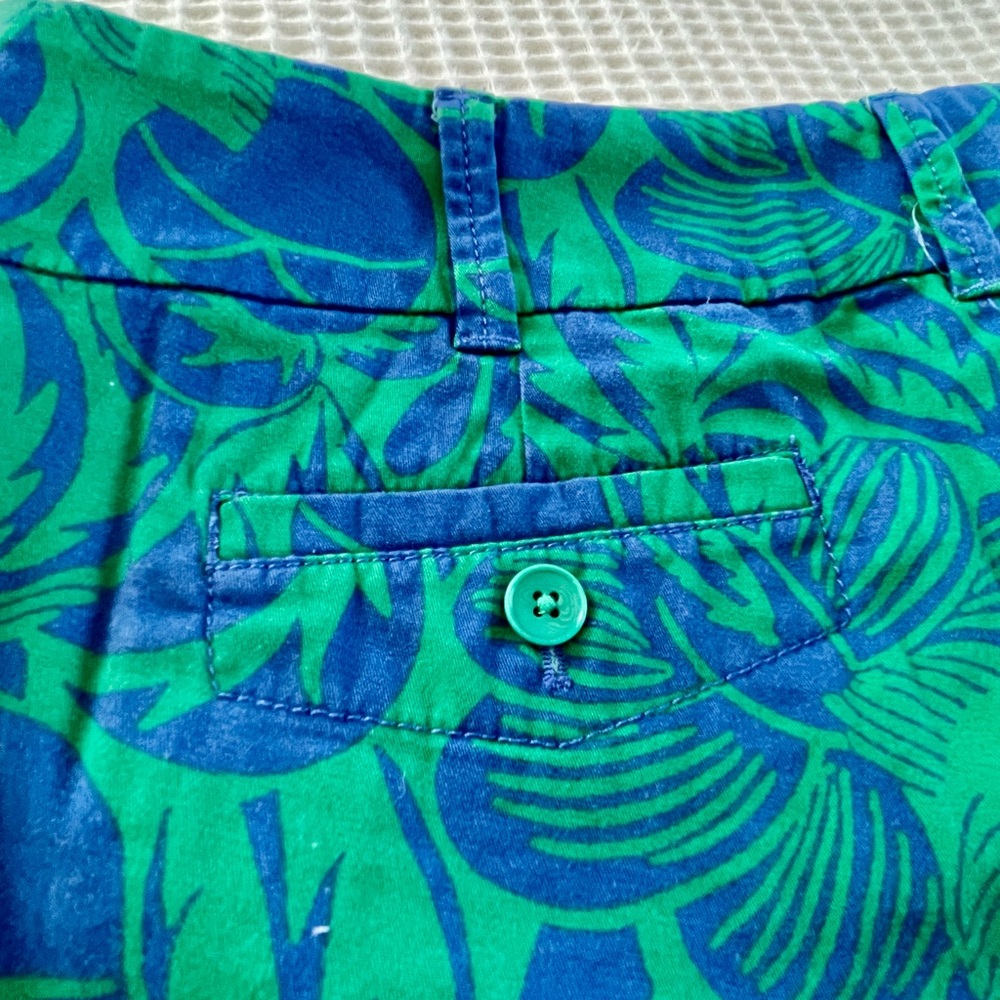 Talbots The Daily Shorts tropical print blue green, Size 10 - Picture 3 of 7